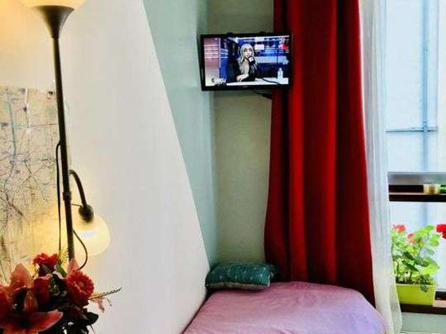 Location appartement 1 pièce Paris 18e 75