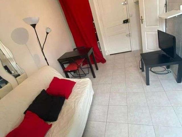 Location appartement 1 pièce Paris 18e 75