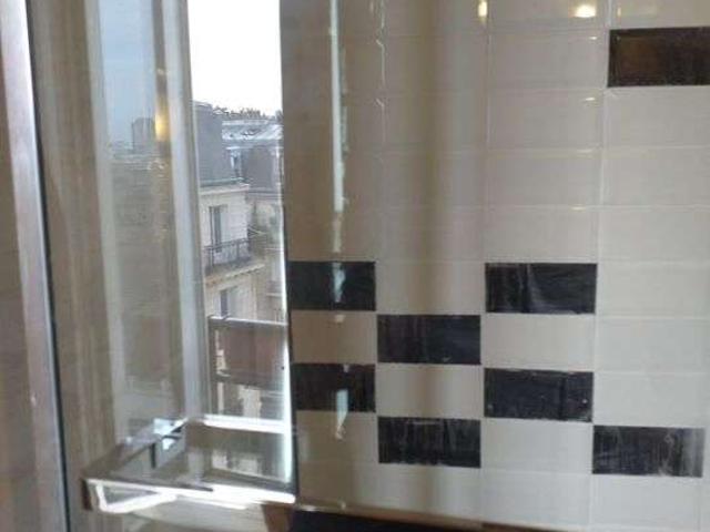 Location appartement 1 pièce Paris 18e 75