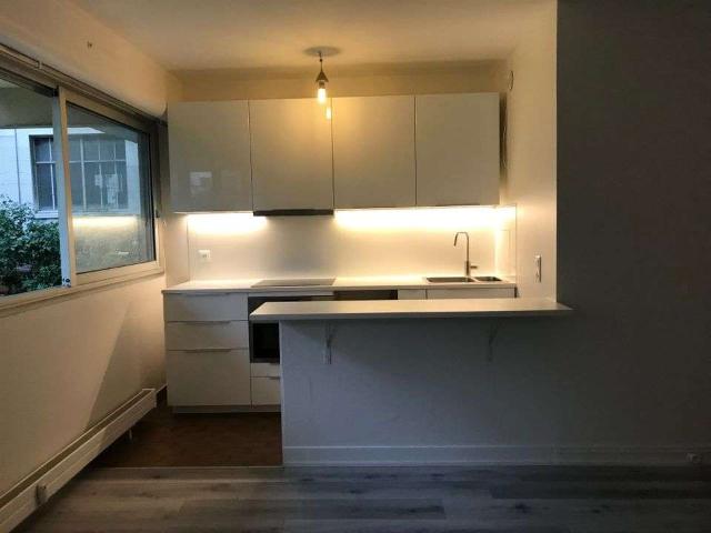 Location appartement 1 pièce Paris 11e 75