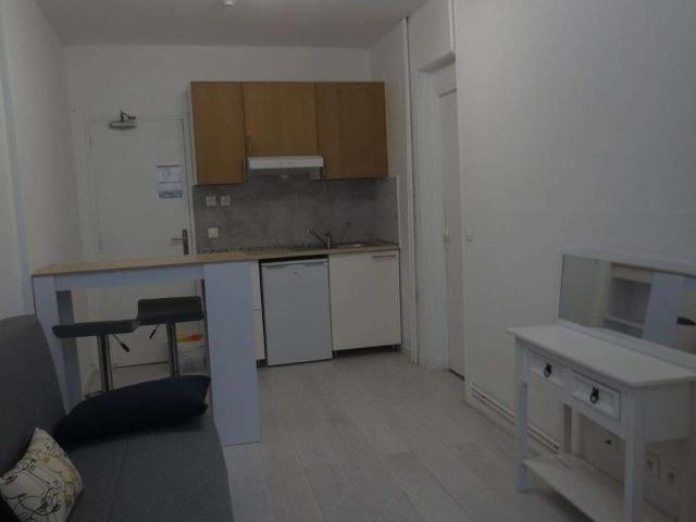 Location appartement 1 pièce Paris 1er 75