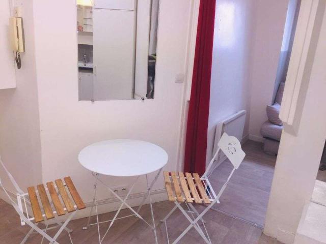 Location appartement 1 pièce Paris 3e 75
