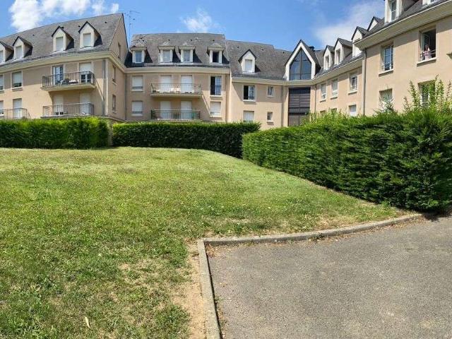Location appartement 1 pièce Pierres 28