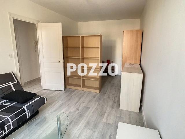 Location Appartement 1 pièce s 27m2 Meublé à l'année Granville