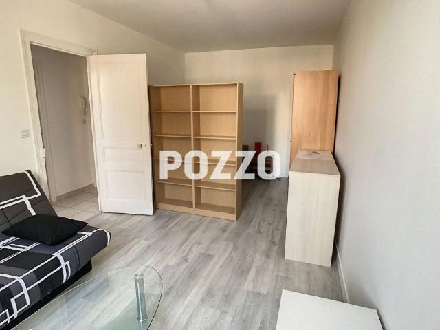 Location Appartement 1 pièce s 27m² Meublé à l'année Granville