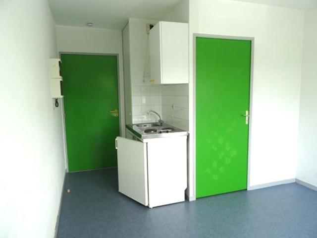 Location Appartement 1 pièce s de 16.8 m2