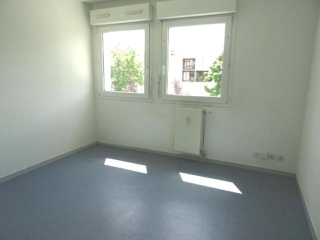 Location Appartement 1 pièce s de 16.8 m2