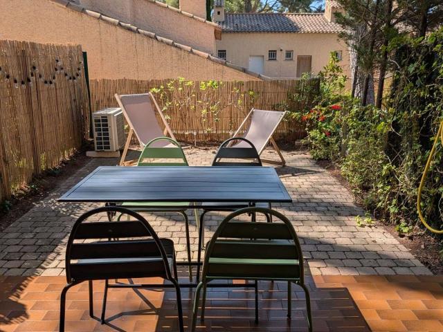 Location appartement 1 pièce Saint Cyr sur Mer 83