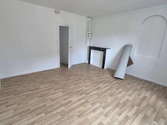 Location appartement 1 pièce Savigné l'Évêque 72