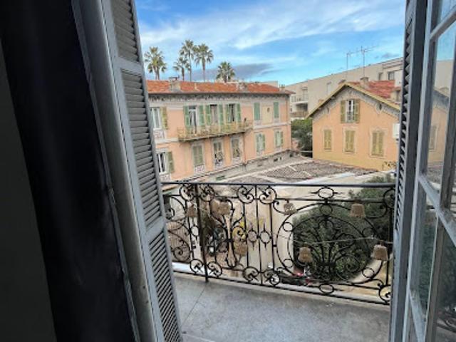 Location Appartement 1 pièce 14 m2 Nice