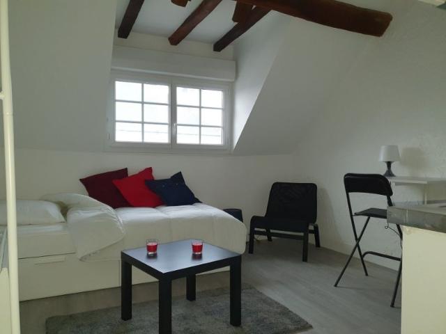 Location Appartement 1 Pièce 14 m² Meublé