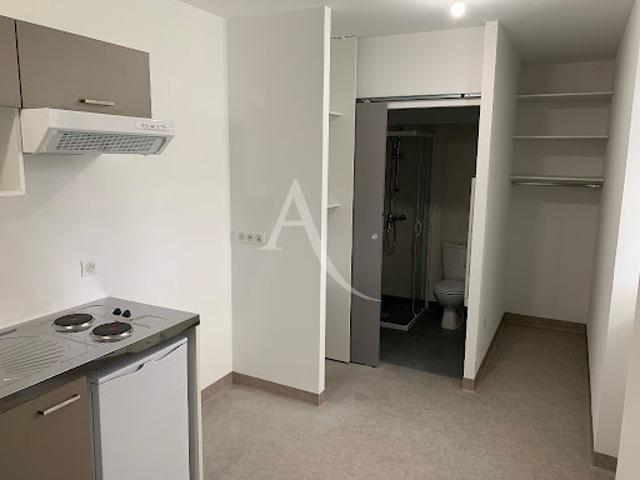 Location Appartement 1 pièce 14.76 m2 La Roche sur Yon