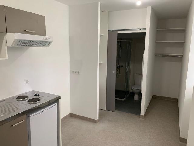 Location appartement 1 pièce, 14.76m², La Roche sur Yon