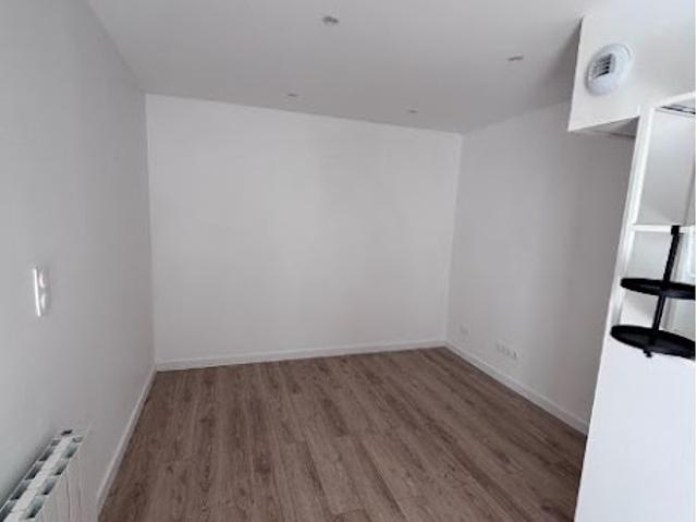 Location Appartement 1 pièce 14.92 m2 Saint Brieuc