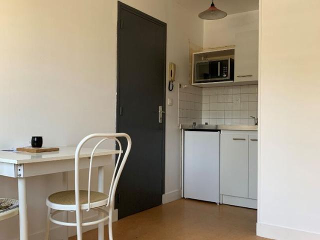 Location Appartement 1 pièce 14m²