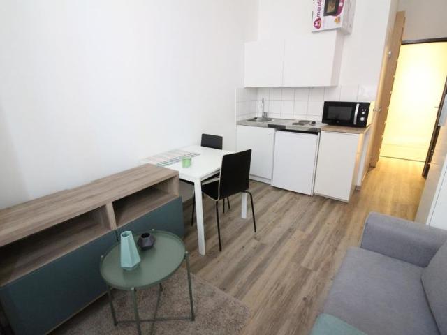 Location Appartement 1 pièce 14m²