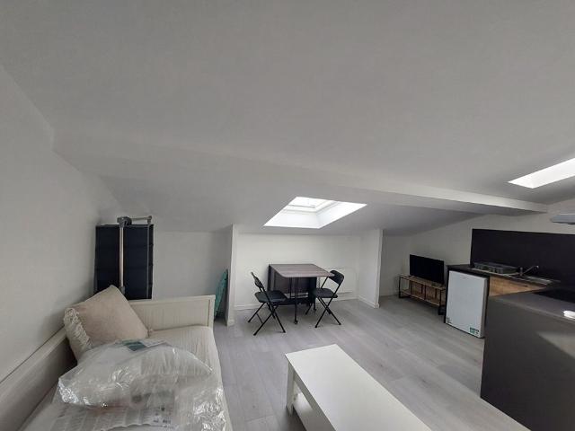Location Appartement 1 pièce 14m²