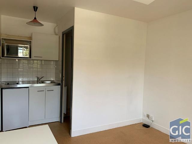 Location Appartement 1 pièce 14m²