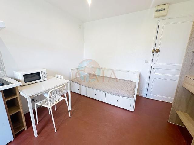 Location Appartement 1 pièce 14m² CANNES 06400