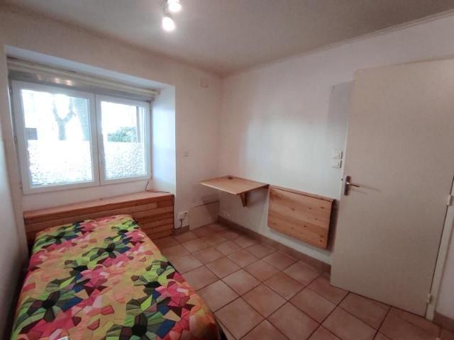 Location Appartement 1 pièce 14m² MILLAU 12100