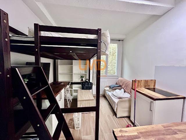 Location Appartement 1 pièce 15 m2 Nimes