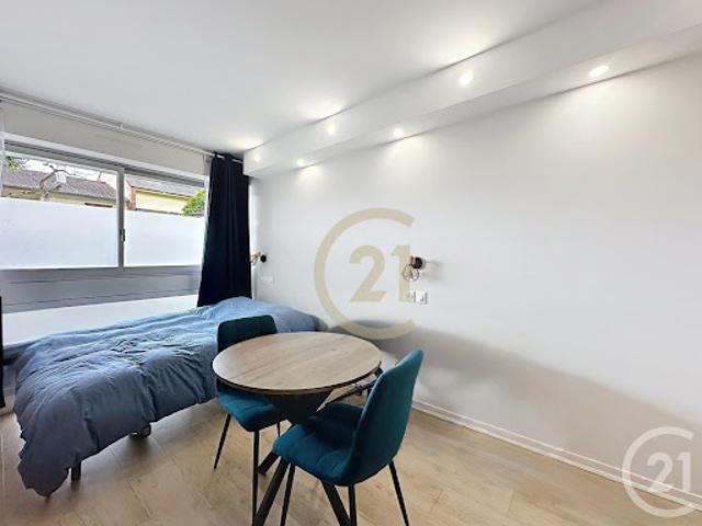 Location Appartement 1 pièce 15.84 m2 Le chesnay