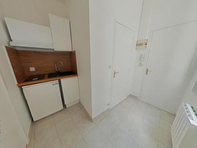 Location Appartement 1 pièce 15m² TOURS 37000