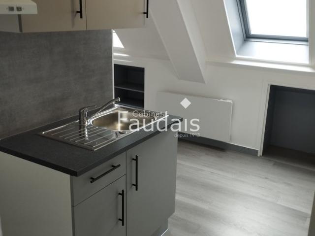Location Appartement 1 pièce 15m² COUTANCES 50200