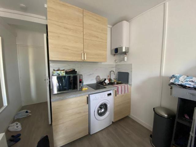 Location Appartement 1 pièce 15m² LYON 7ème
