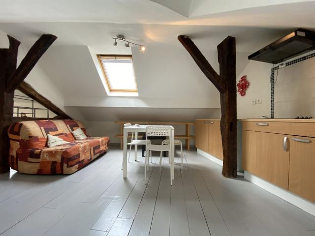 Location Appartement 1 pièce 15m² SAUMUR 49400
