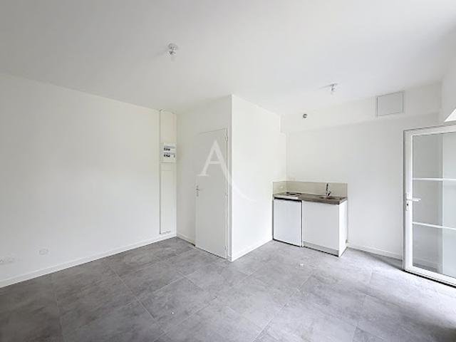 Location Appartement 1 pièce 16.6 m2 Trelaze