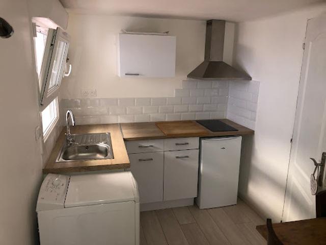 Location Appartement 1 pièce 16.79 m2 Châteauneuf les Martigues