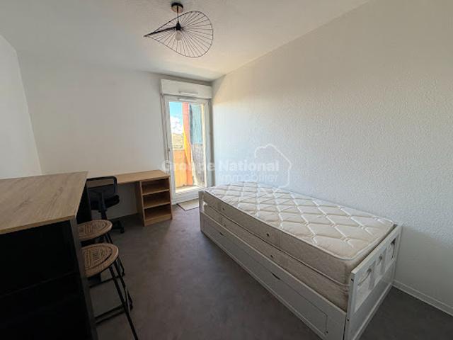 Location Appartement 1 pièce 16.7 m2 Nimes