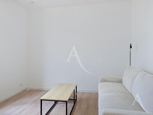 Location appartement 1 pièce, 16.93m², Mantes la Jolie