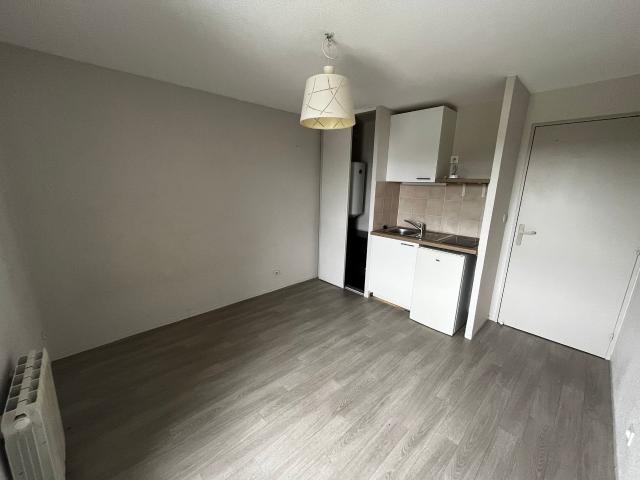 Location Appartement 1 pièce 16m² TOURS 37200