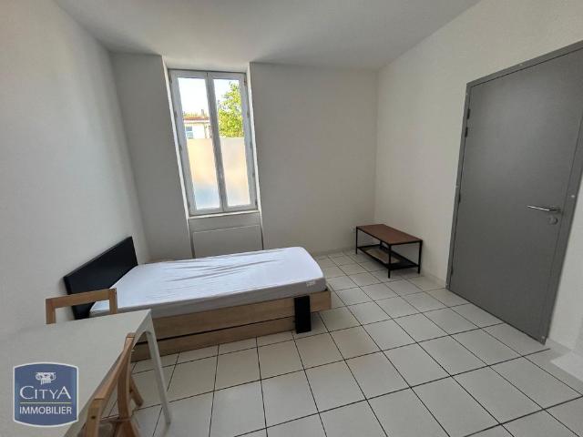Location Appartement 1 pièce 16m² VILLENEUVE SUR LOT 47300