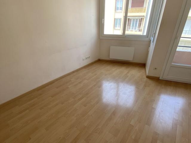 Location Appartement 1 pièce 16m² RODEZ 12000