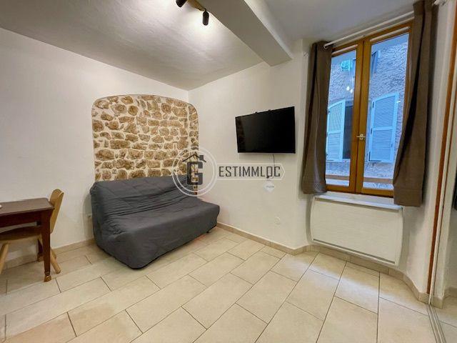 Location Appartement 1 pièce 16m² SALERNES 83690