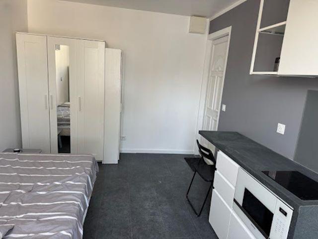 Location Appartement 1 pièce 17 m2 Montreuil