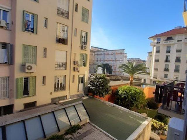 Location Appartement 1 pièce 17 m2 Nice