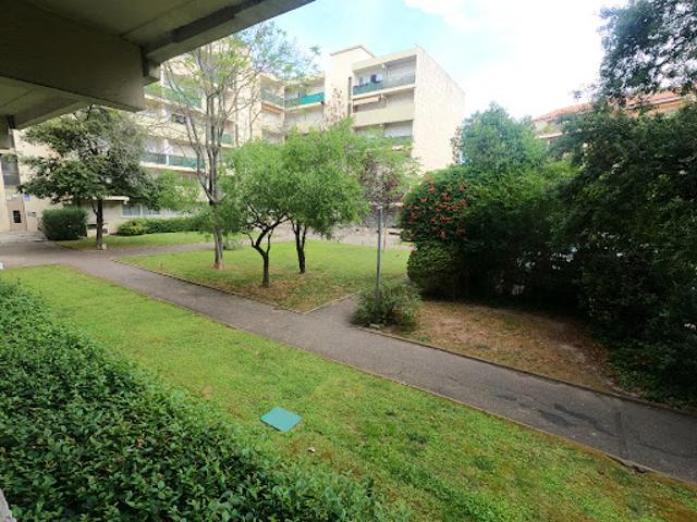 Location Appartement 1 pièce 17 m2 Aix en Provence