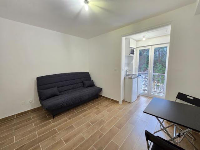 Location Appartement 1 pièce 17.16 m2 Salon de Provence