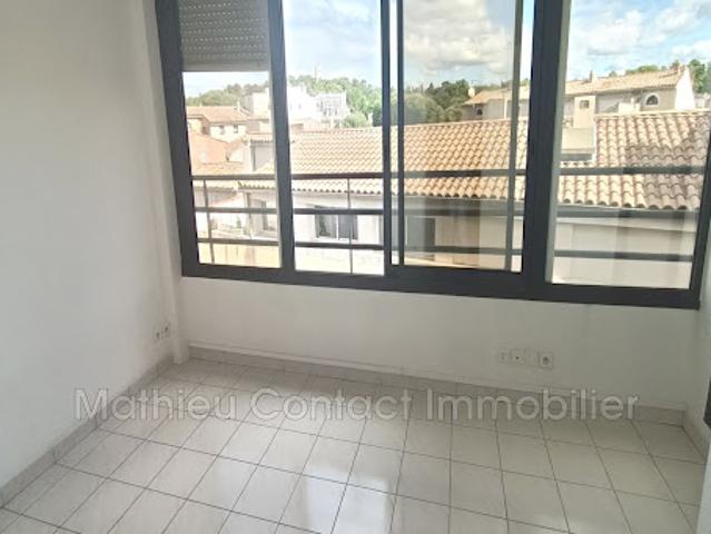 Location Appartement 1 pièce 17.2 m2 Nimes