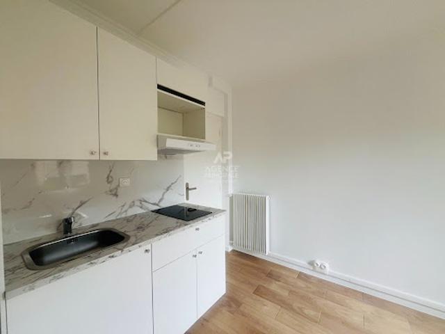 Location Appartement 1 pièce 17.64 m2 Versailles