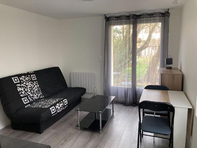 Location Appartement 1 pièce 17m²