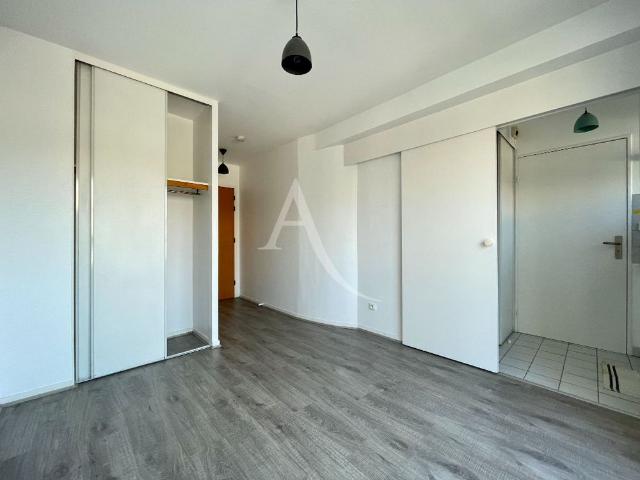 Location Appartement 1 pièce 17m²