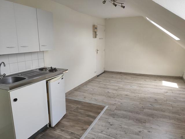 Location Appartement 1 pièce 17m² TOURS 37000