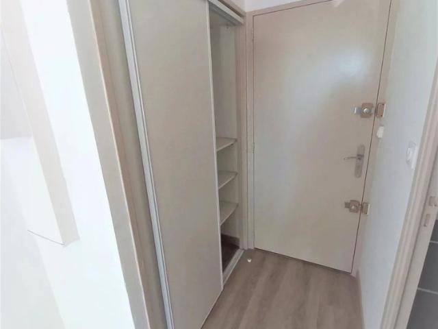 Location Appartement 1 pièce 17m² AIX EN PROVENCE 13100