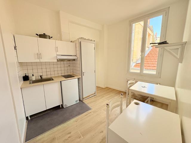 Location Appartement 1 pièce 17m² BORDEAUX 33000