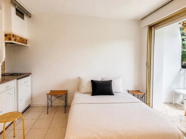 Location Appartement 1 pièce 17m² CANNES 06400